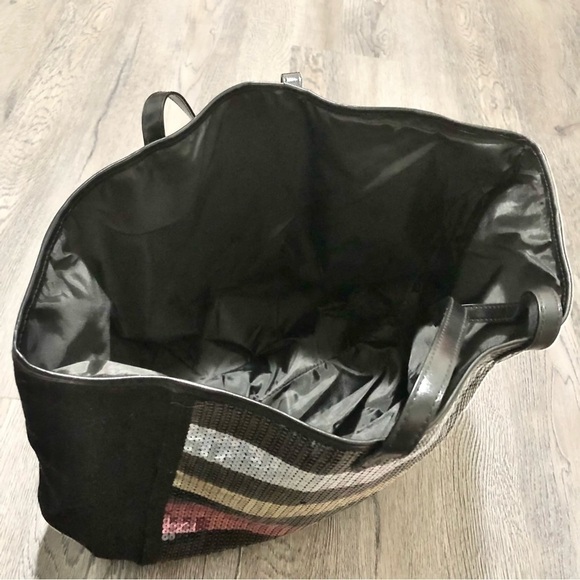 Victoria's Secret Tote Bag Bling Stripe Sequin Black Friday Limited Edition - Picture 5 of 5